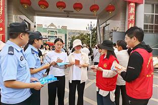 状态不俗！哈里森-巴恩斯半场14中7拿到17分4篮板